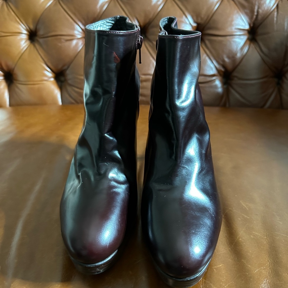 Designer booties - Picture 2 of 8